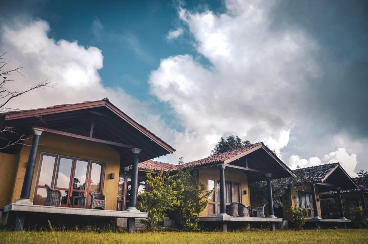 Kumbukgaha Villa Сигирия Екстериор снимка