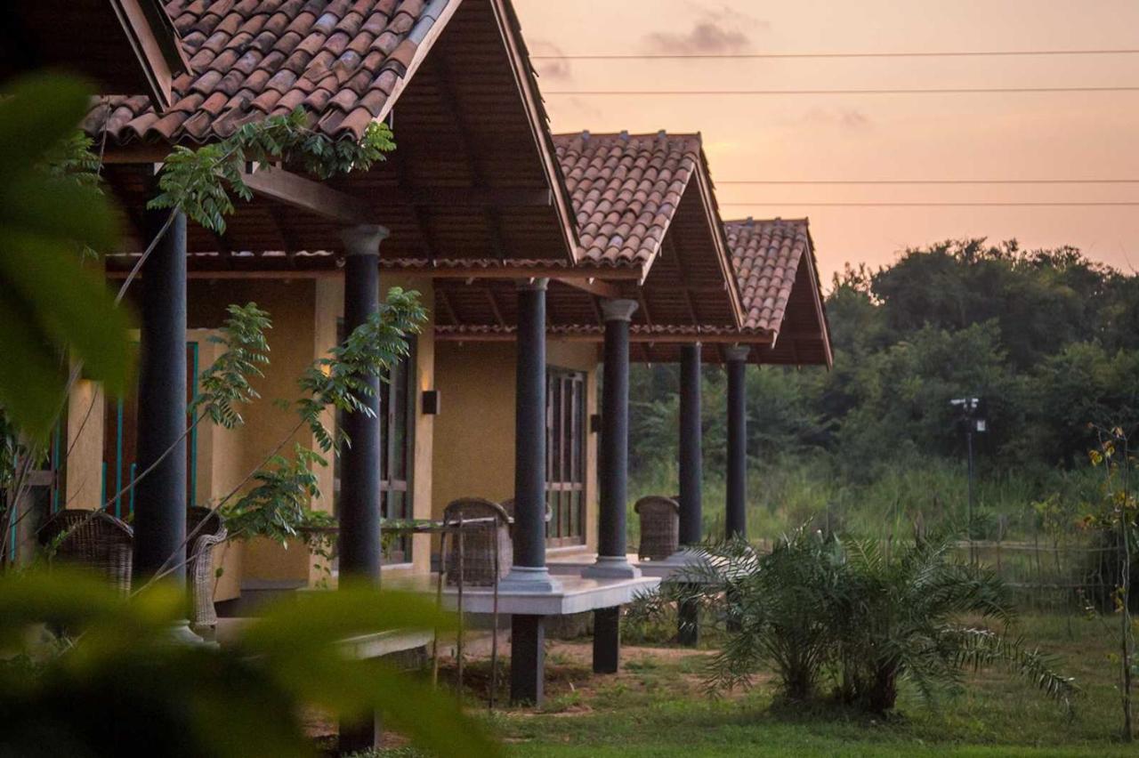 Kumbukgaha Villa Сигирия Екстериор снимка
